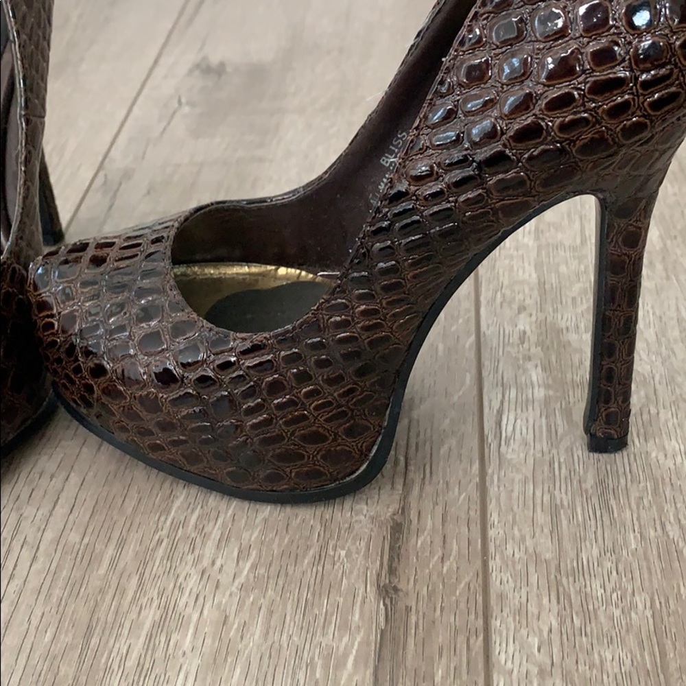 Shoe Dazzle Brown Patterned Heels - image 6
